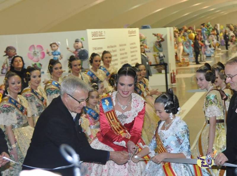 Joan Ribó inaugurando la Exposición del Ninot.
