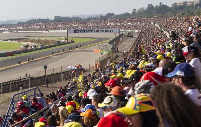 Tribunas del Circuit durante el Gran Premio 2015