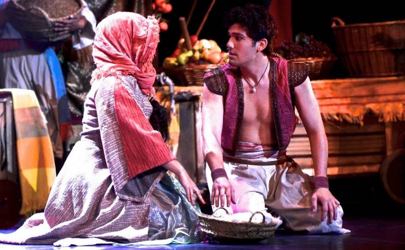 Una de las escenas del espectáculo Aladín. //Viu València