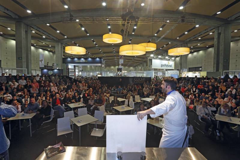 La cocina Central es una de las más concurrida de este evento gastronómico//Viu València