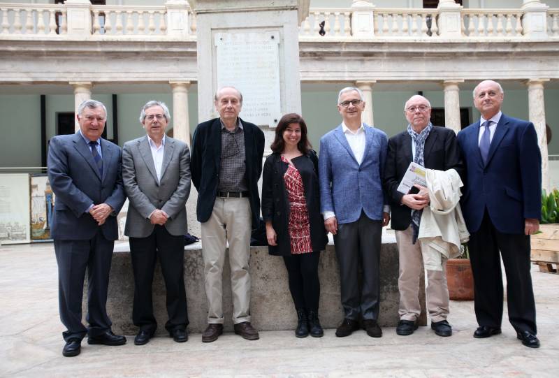 Juan López-trigo, Antonio Ariño, Bernard Cassen, Yayo Herrero, Juan Viña, Ferran Montesa y Luis Aznar//Viu València
