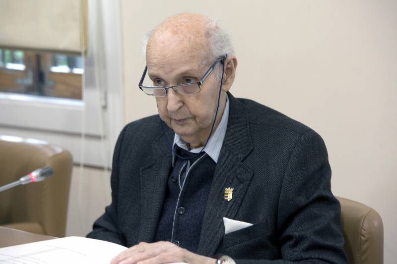 D. Santiago Grisolía