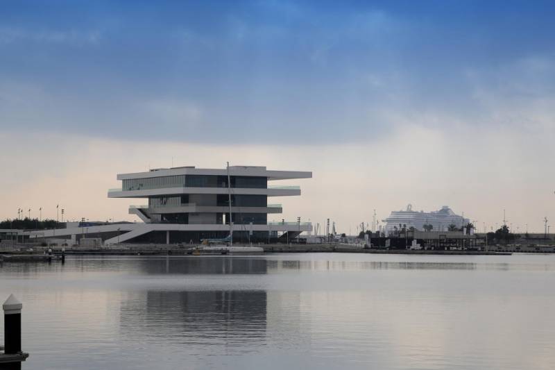 Edificio de Veles e Vents en la Marina. //Viu Valencia