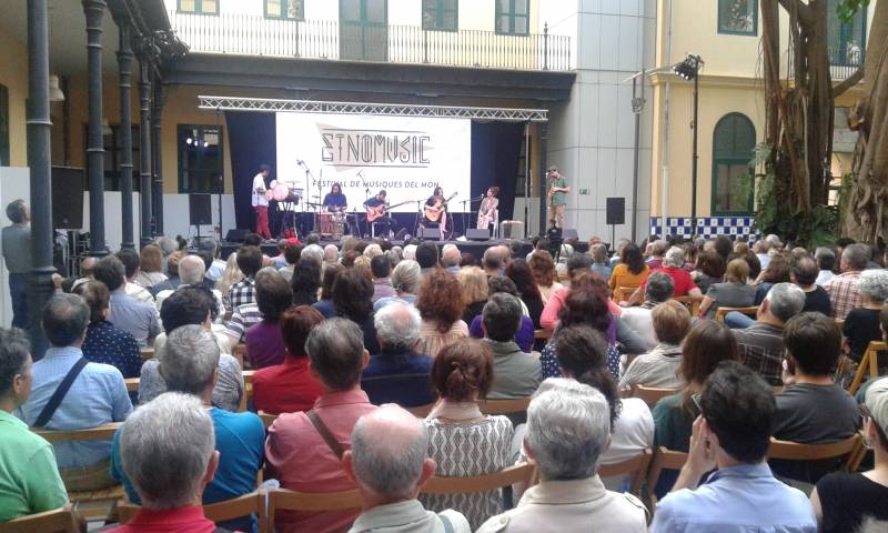 Ambiente en las actuaciones. // viu valència