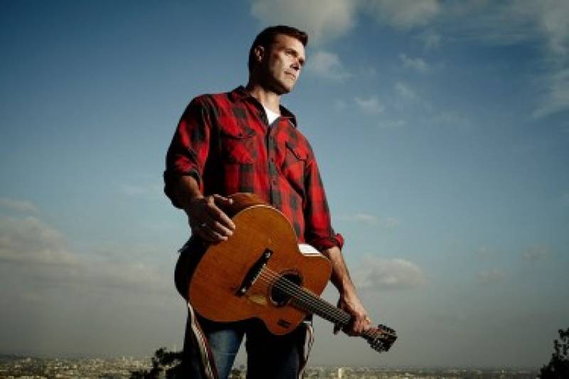 Corb Lund, en una imagen promocional