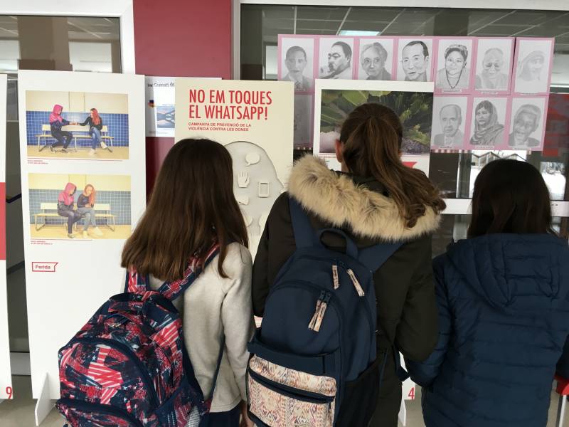 IVAJ exposición #noemtoqueselwhatsapp