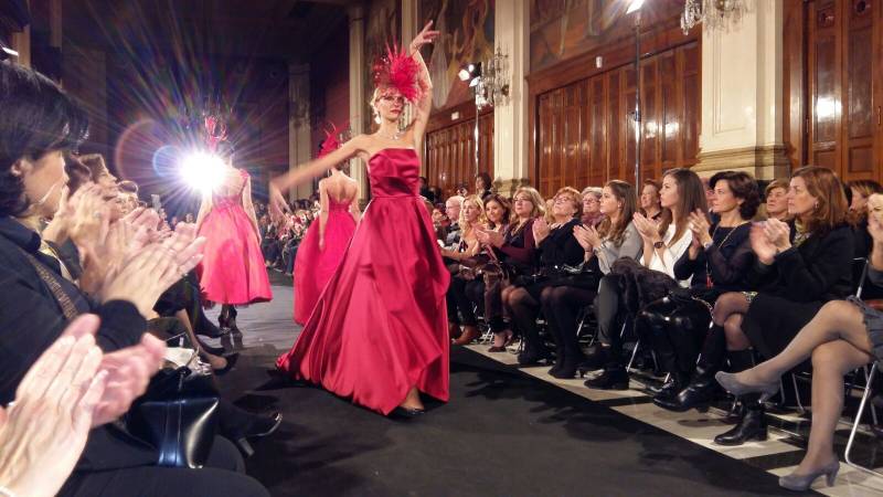 Desfile en el Ateneo de Valencia. //VIU VALENCIA