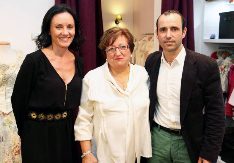 Pepa Soriano, Amparo Gómez y Juanjo Prósper de la firma Espolin