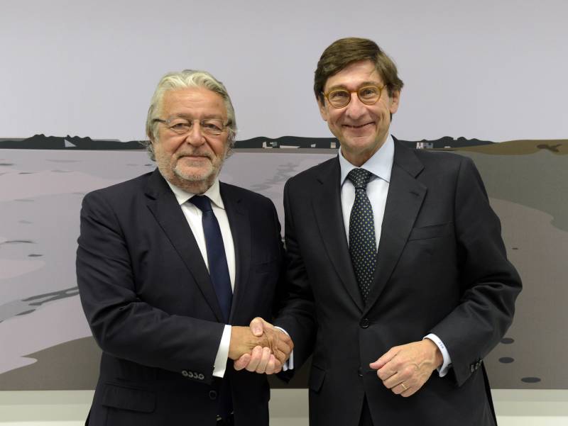 El presidente de la Fundación Bancaja, Rafael Alcón, y el presidente de Bankia, José Ignacio Goirigolzarri El presidente de la Fundación Bancaja, Rafael Alcón, y el presidente de Bankia, José Ignacio Goirigolzarri