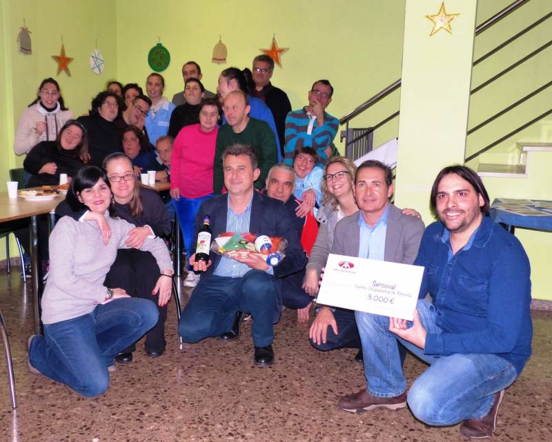 Entrega solidaria a Sercoval