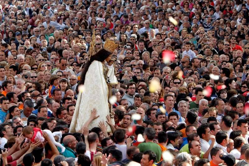 Traslado de la Virgen de los Desamparados, Patrona de Valencia. EFE