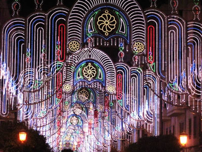 iluminación de una de las calles en 2015 : : Ayt. Valencia