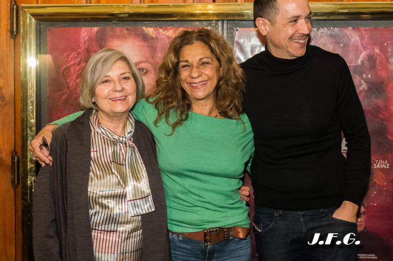 Tina Sáinz, Lolita Flores y Luis Luque  