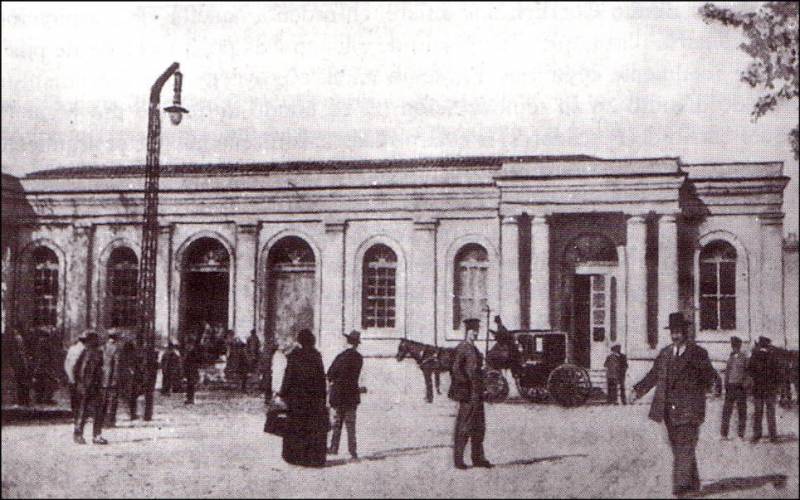 Imagen de la primera estación de trenes de Valencia en la Plaza del Ayuntamiento - Foto: jdiezarnal