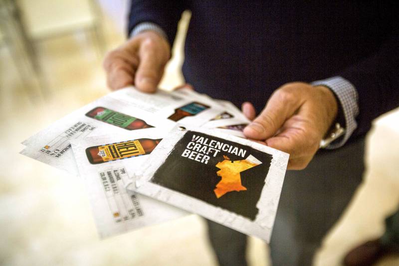 Cartas- Posavasos que se pondrán en los establecimientos con descripción de las cervezas