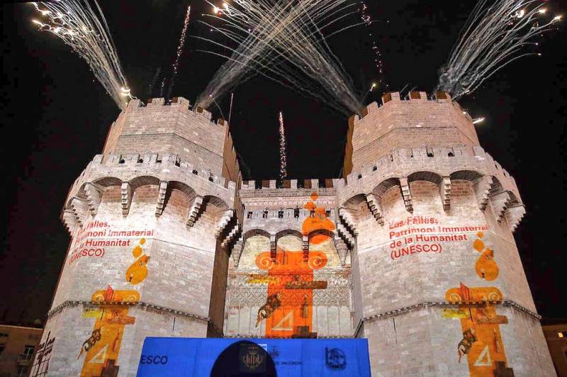 Interior de la lonja de Valencia. // viu valencia