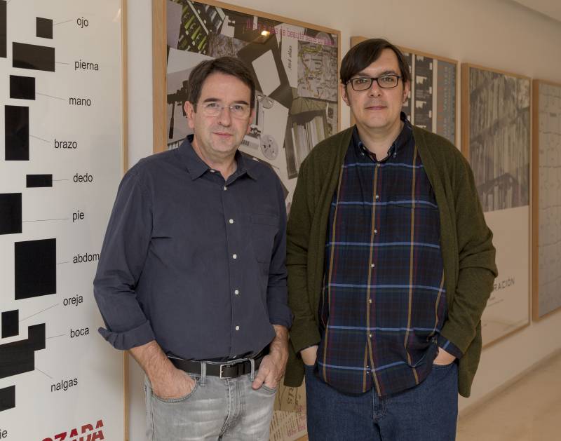 Ignasi Aballi junto a Sergio Rubira, comisario de la muestra