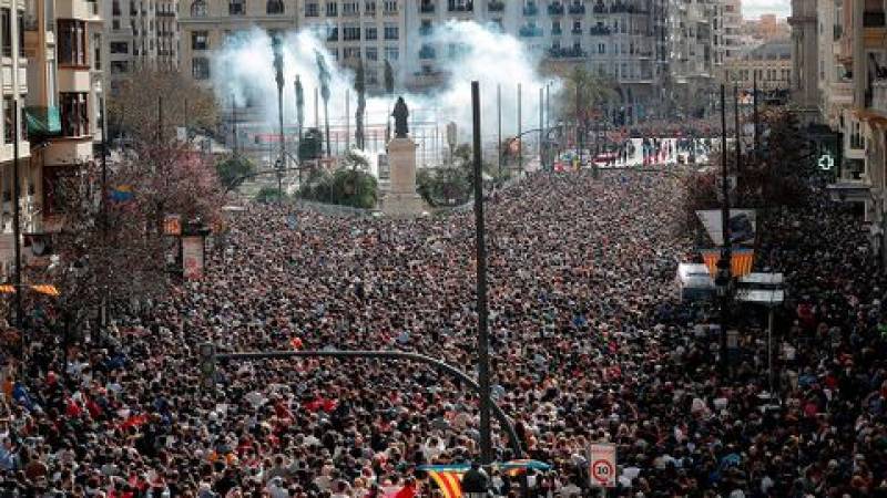 Una mascletà en la Plaza del Ayuntamiento. EPDA