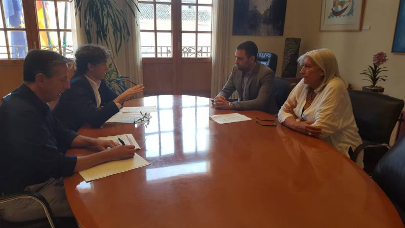 Reunión de Colomer y el Alcalde Requena 