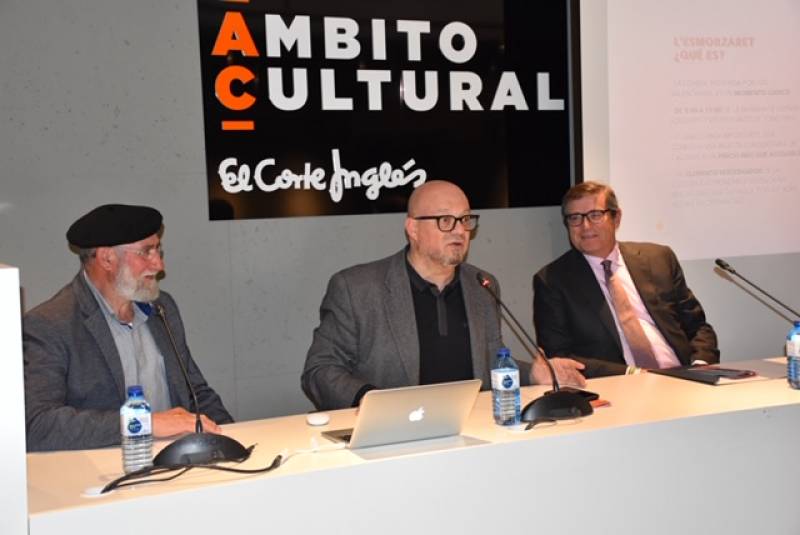 Paco Alonso y Toni Montoliu junto a Pau Pérez Rico en un momento del acto