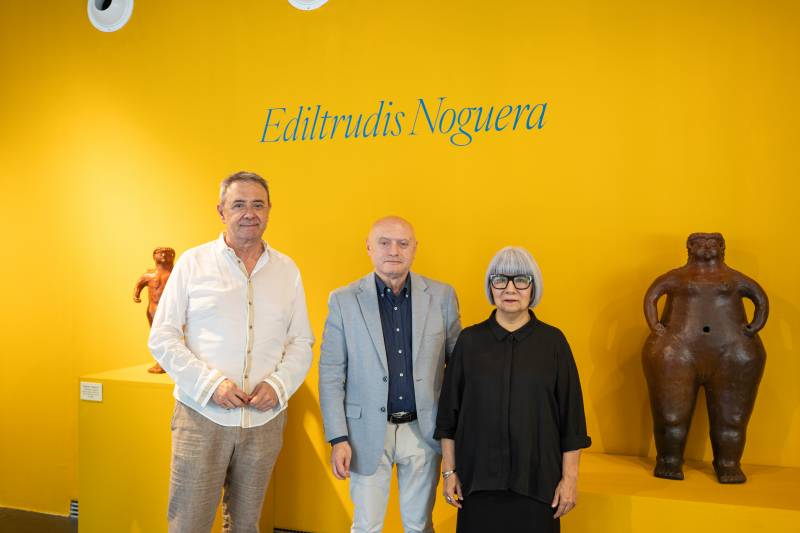 La mostra reunix peces escultòriques de les artistes Julia Isídrez, Ediltrudis Noguera i Carolina Noguera, les tres ceramistes més representatives d La mostra reunix peces escultòriques de les artistes Julia Isídrez, Ediltrudis Noguera i Carolina Noguera, les tres ceramistes més representatives d