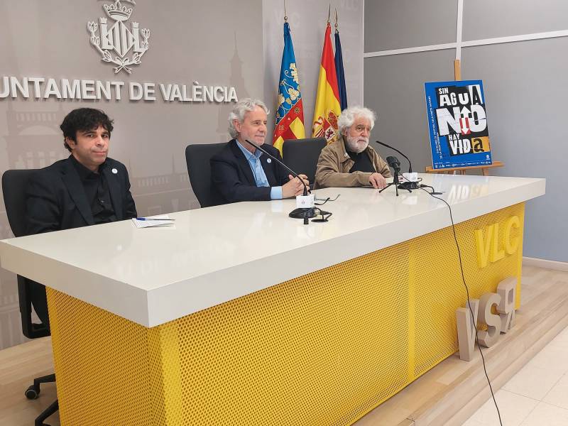 El director gerent de la Fundació Esportiva Municipal, Borja Santamaría, i del CEO i Director General de Futvoley España, Miguel Ángel Hernández. EPDA