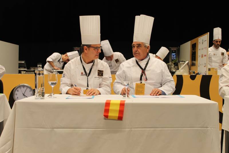 El primer concursante del Bocuse d´Or, ejerciendo de juez// E.C.