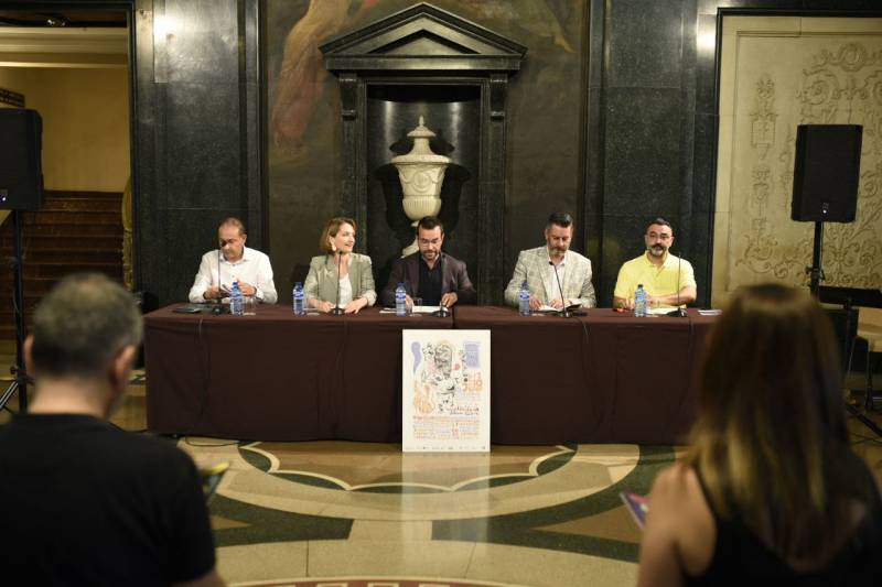 Guadalupe Ferrer (Casa Caridad), y Alfonso Monferrer y Natalia Laudelino (Federación de Pádel de la C. Valenciana), junto a Pau Pérez Rico (El Corte Inglés).