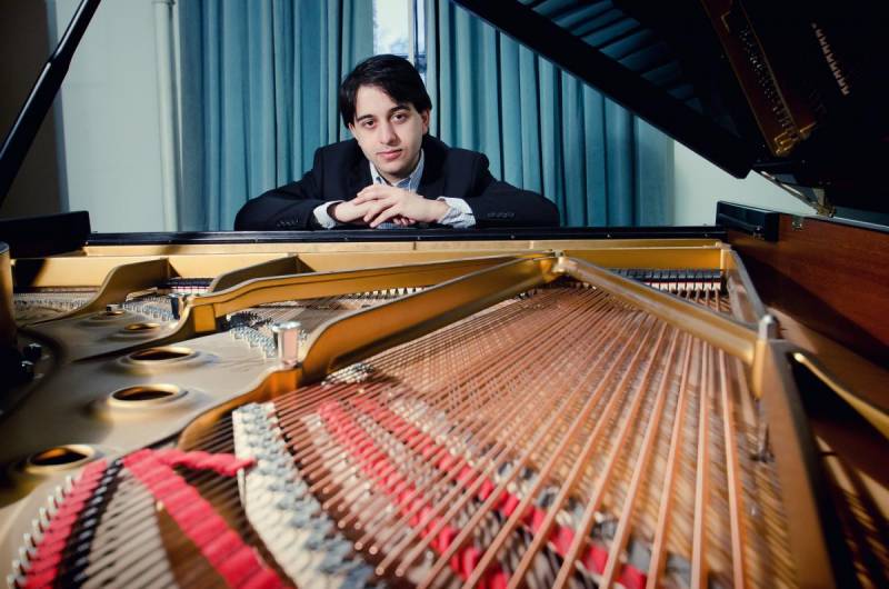 El pianista Luka Okros, ganador de la XIX edición Premio Iturbi