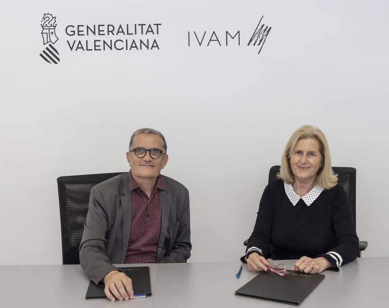 El director del IVAM, José Miguel G. Cortés, y la gerente de la Fundación Divina Pastora, Rosa Laparra Prado