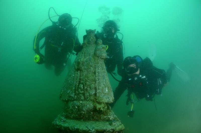 Virgen de los Desamparados sumergida