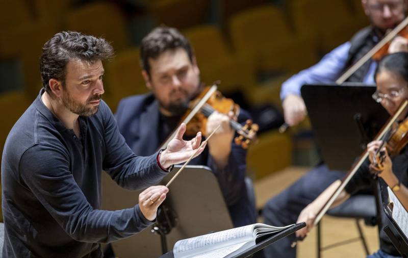 Les Arts, James Gaffigan Les Arts, James Gaffigan