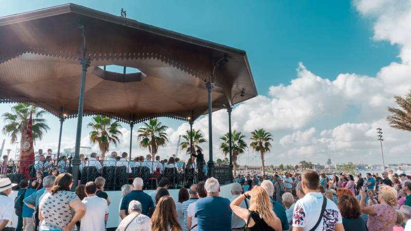 Concierto de bandas en la pérgola 