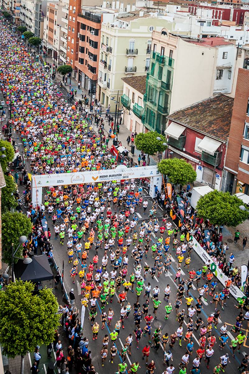 Otra salida del maratón. // Viu Valencia