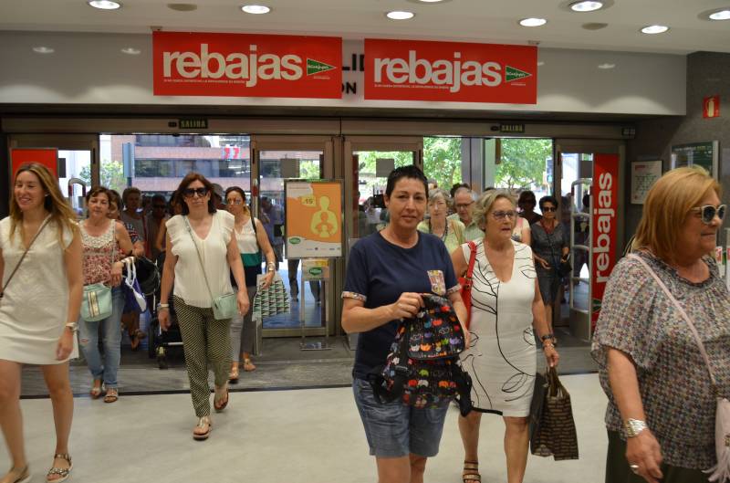 Comienzo de rebajas en El Corte Inglés