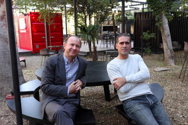 Juan Mª Sánchez y Santiago Máñez, Directores de Convent Carmen. Juan Mª Sánchez y Santiago Máñez, Directores de Convent Carmen.