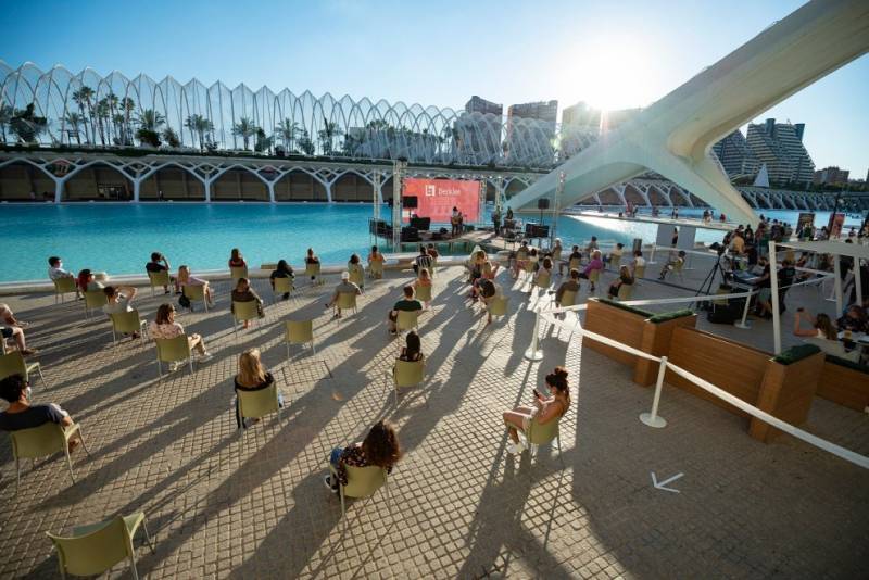 Imagen de archivo conciertos en el lago de la Ciudad de las Artes y las Ciencias./ EPDA