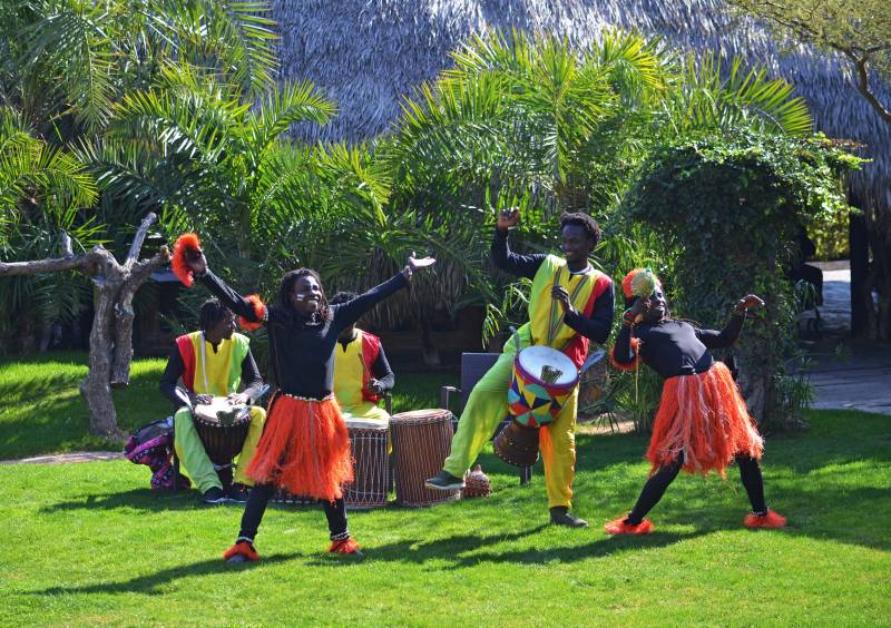 10º ANIVERSARIO BIOPARC VALENCIA - música y danzas 