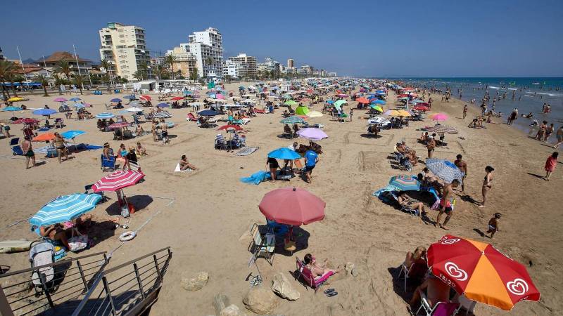 Imagen de archivo playa de Gandía,/ EPDA