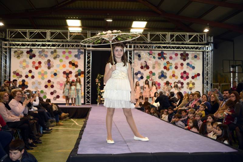 Desfile de moda infantil