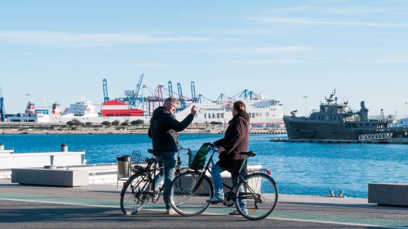 Pareja en bici