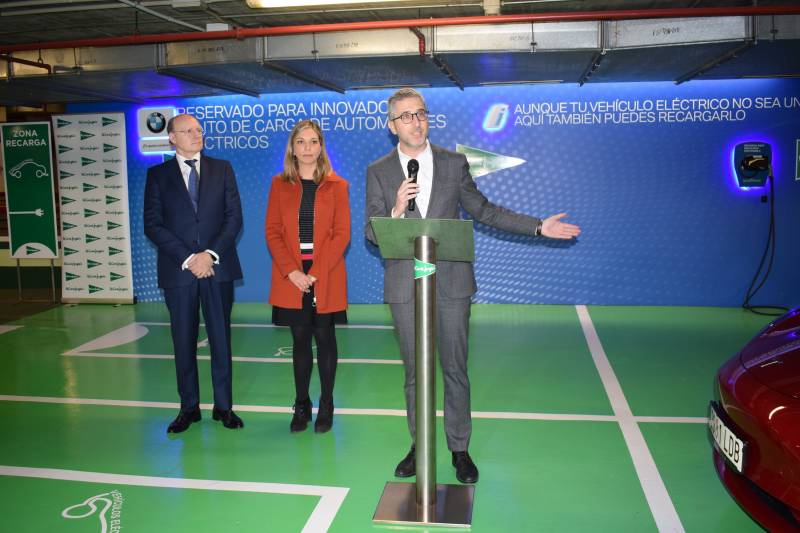 Inauguración de los puntos de recarga en El Corte Inglés Avenida de Francia