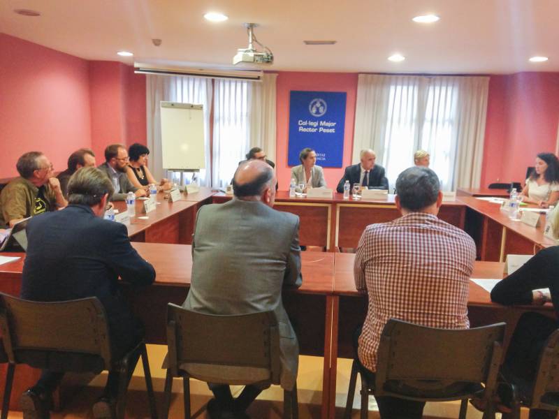 Participantes de la mesa redonda