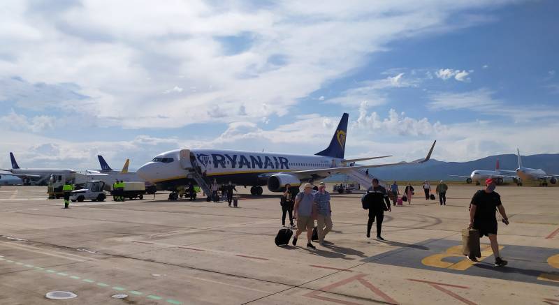 Un avión de Ryanair en el aeropuerto de Castellón. EPDA