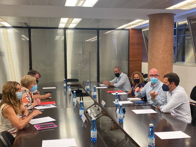 Reunión que ha mantenido el Comité de Dirección de Maratón Valencia con la consellera de Sanidad Universal y Salud Pública. EPDA