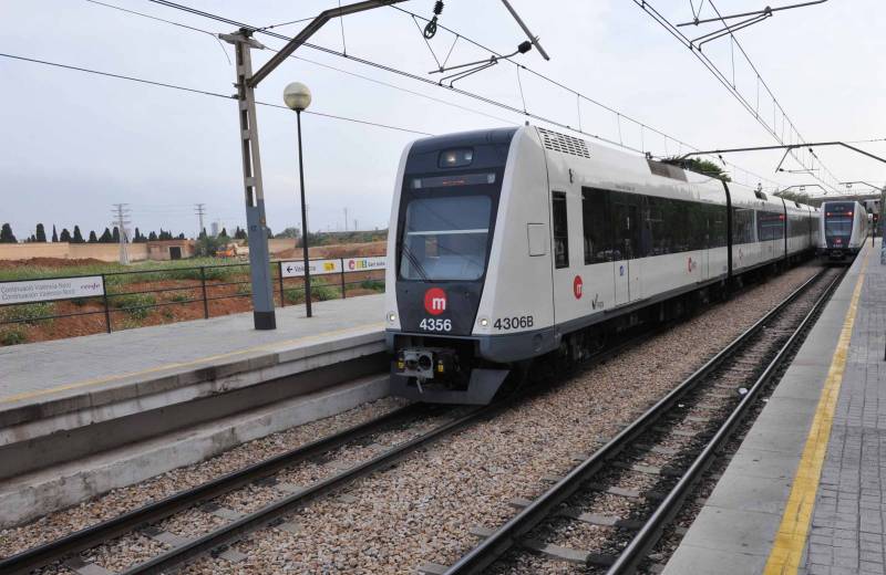 Metrovalencia acerca a los valencianos a los cementerios