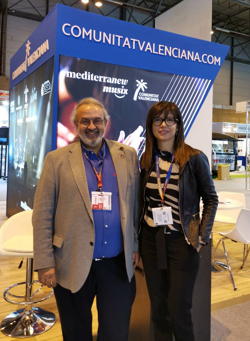 Pedro Rodríguez, presidente de la FSMCV, y Amparo Máñez, vocal de la junta directiva de la FSMCV y responsable del proyecto 