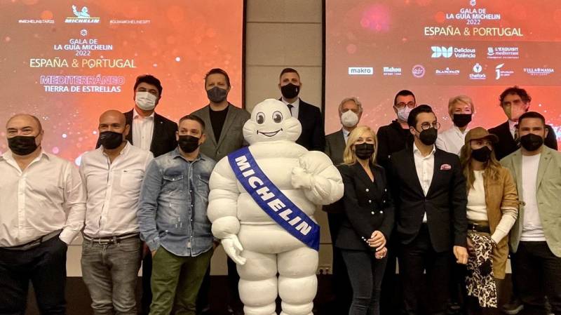 Imagen de la Gala del año pasado, con todos los banderines juntos : : Ajuntament de València