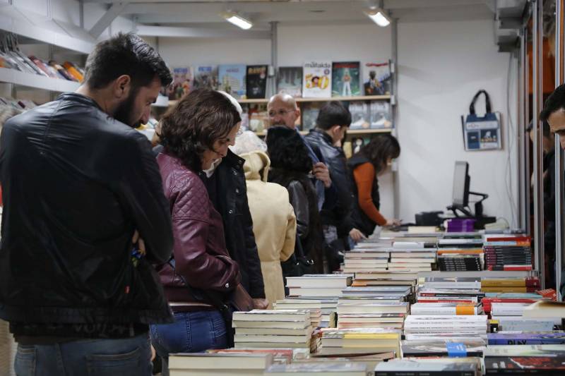 Plaça Del Llibre