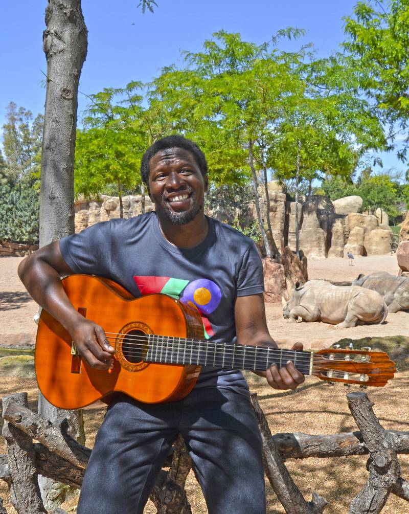 Elemotho en BIOPARC Valencia - concierto solidario para salvar a los rinocerontes